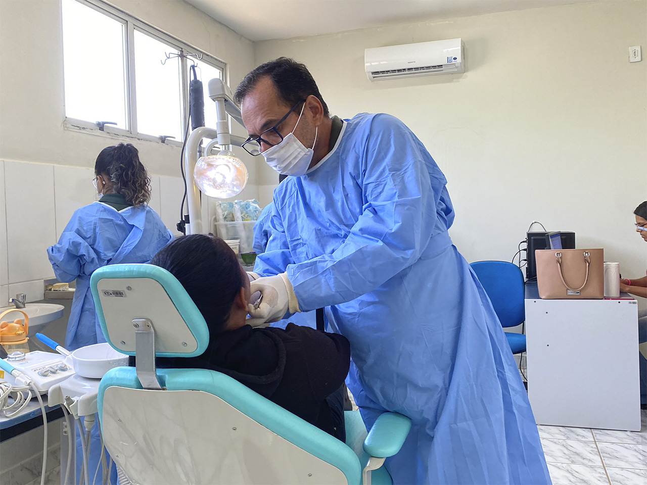 Prefeitura de Pedro Alexandre realiza entrega de Próteses Dentárias nos PSFs da Sede e Malhada Nova
